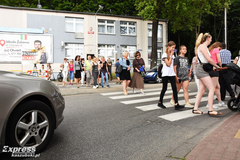 Protest mieszkańców Otomina w Żukowie