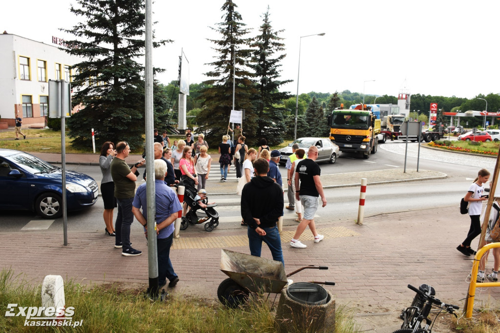 Protest mieszkańców Otomina w Żukowie