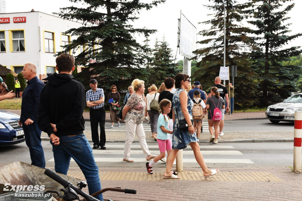 Protest mieszkańców Otomina w Żukowie
