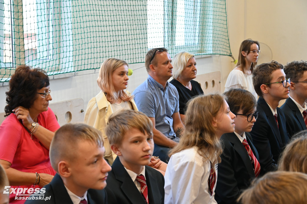 Podziękowania dla absolwentów Katolika