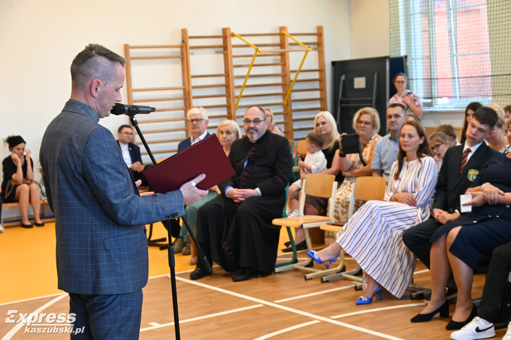 Podziękowania dla absolwentów Katolika