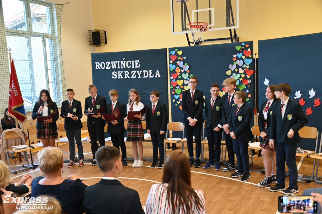 Podziękowania dla absolwentów Katolika