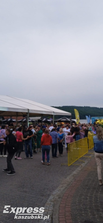 Zabawa podczas festiwalu Knieja w Ostrzycach