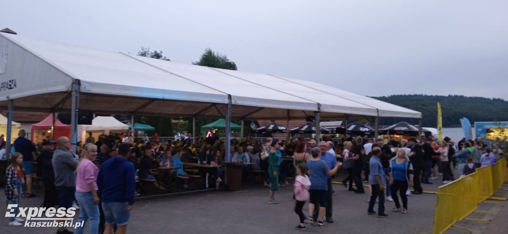 Zabawa podczas festiwalu Knieja w Ostrzycach