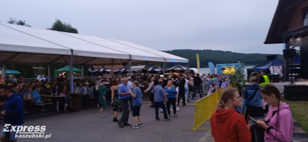 Zabawa podczas festiwalu Knieja w Ostrzycach