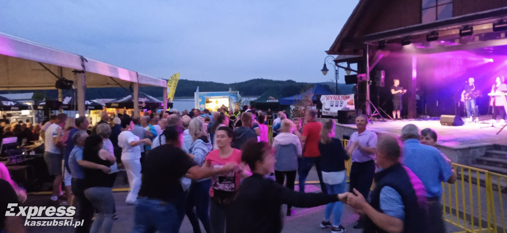 Zabawa podczas festiwalu Knieja w Ostrzycach