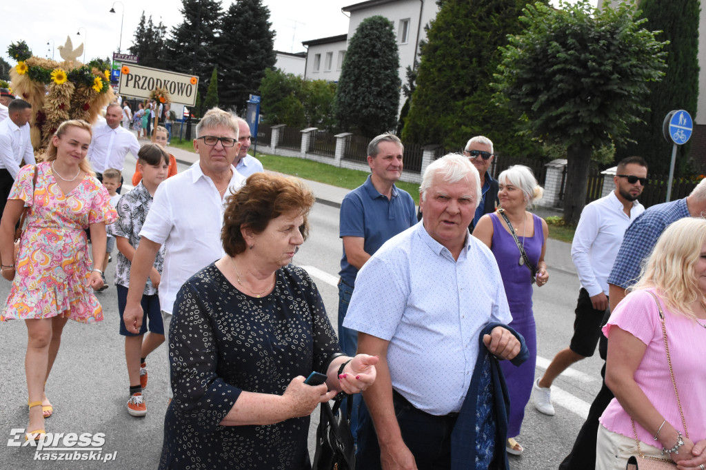 Korowód dożynkowy w Przodkowie