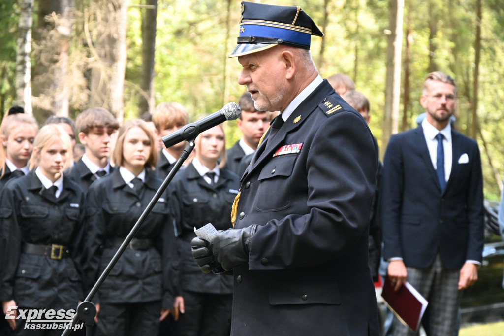 Uroczystości w lesie w Kaliskach