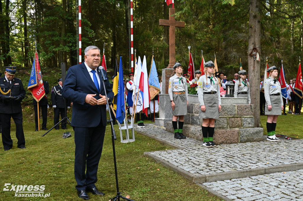 Uroczystości w lesie w Kaliskach