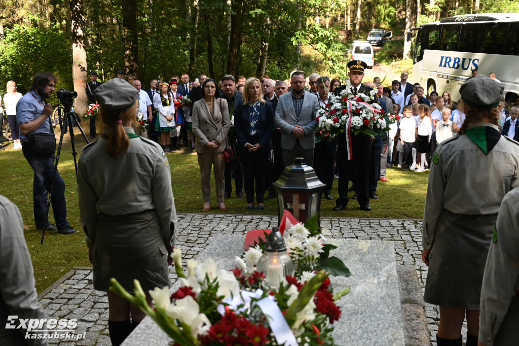 Uroczystości w lesie w Kaliskach