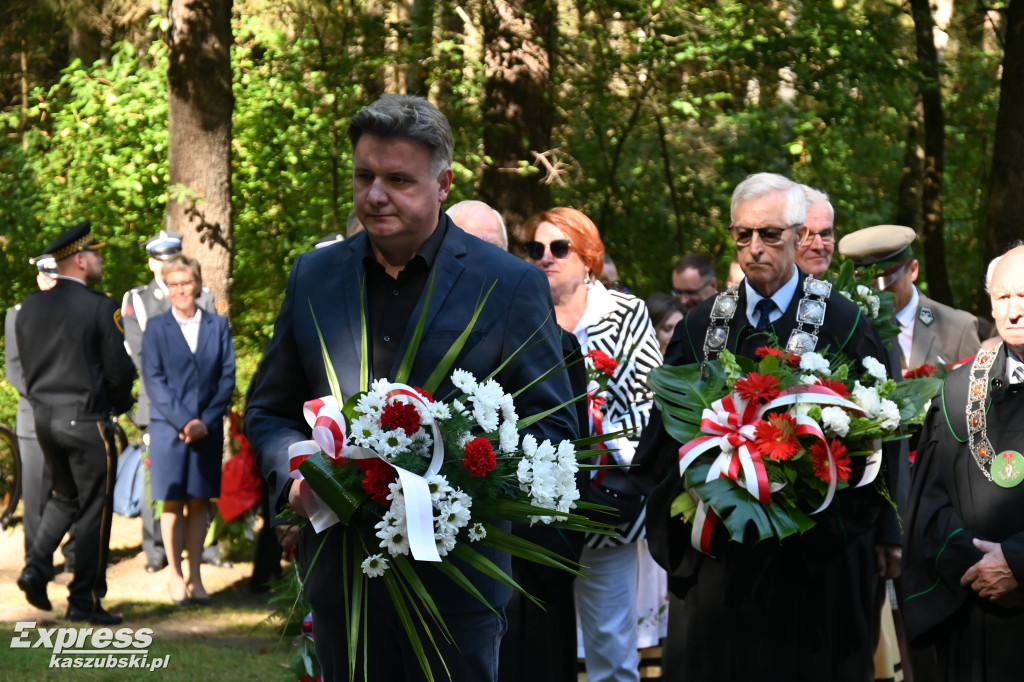 Uroczystości w lesie w Kaliskach