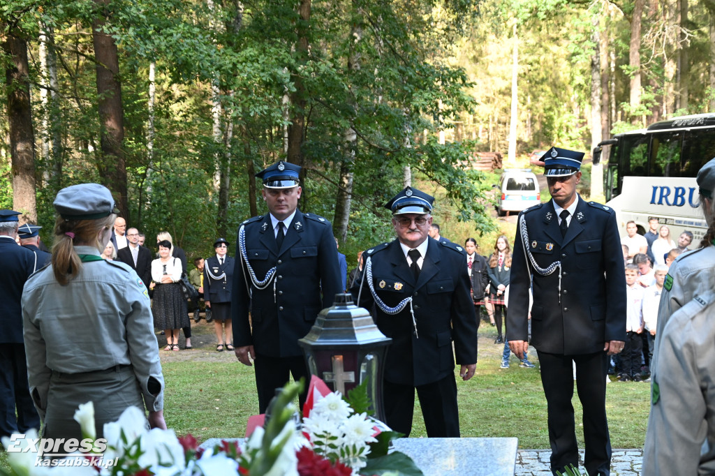 Uroczystości w lesie w Kaliskach