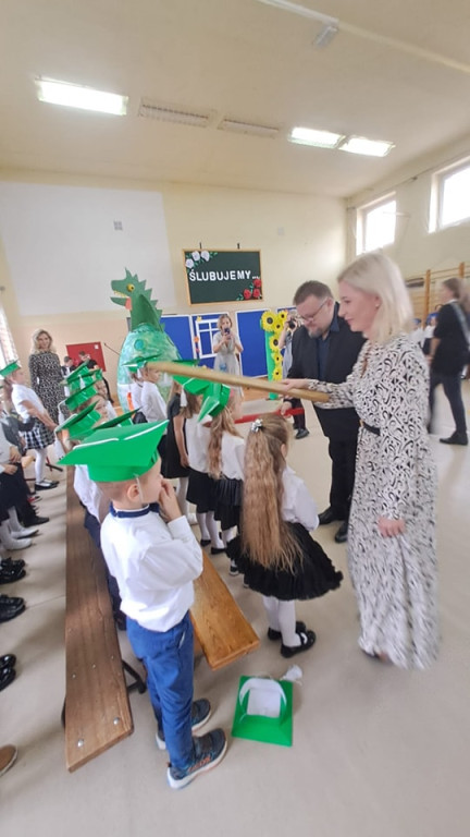 Ślubowanie uczniów w SP nr 1 w Żukowie