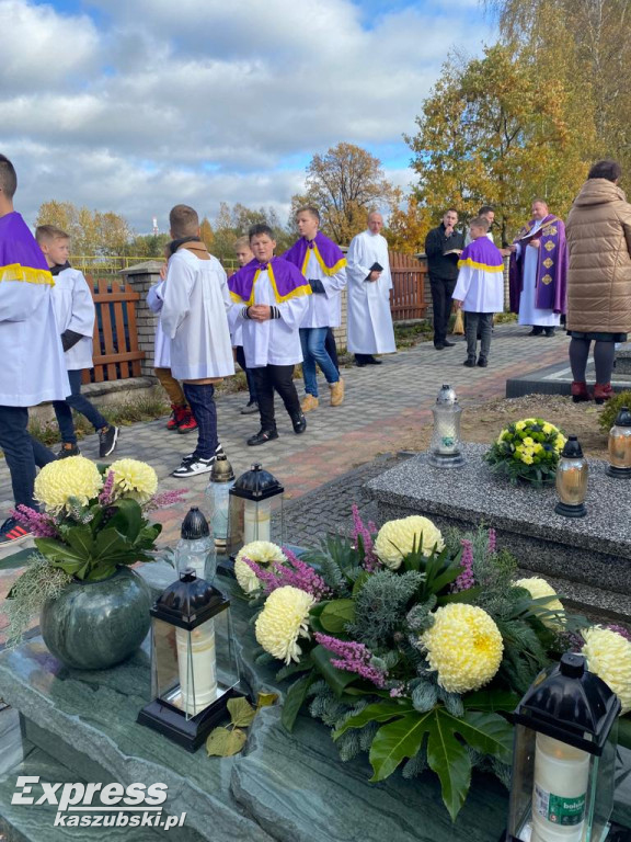 Dzień Wszystkich Świętych w Gowidlinie