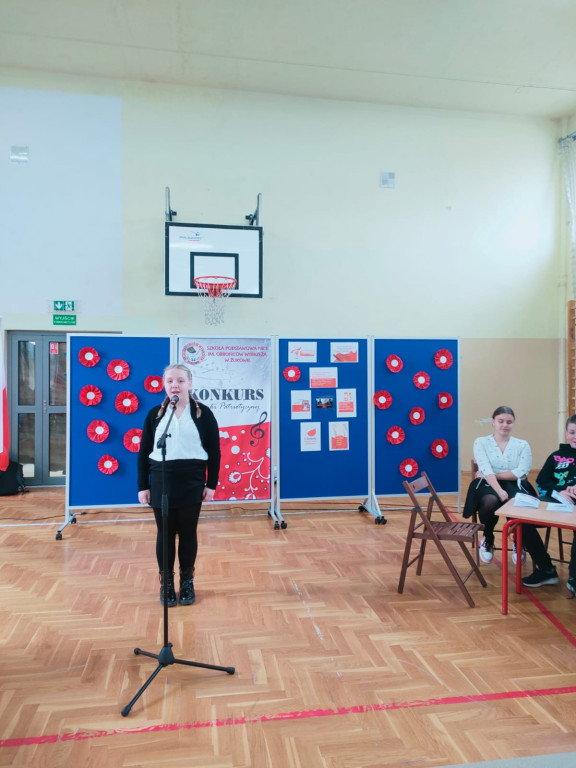 Żukowo. Konkurs Piosenki Patriotycznej w SP nr 1