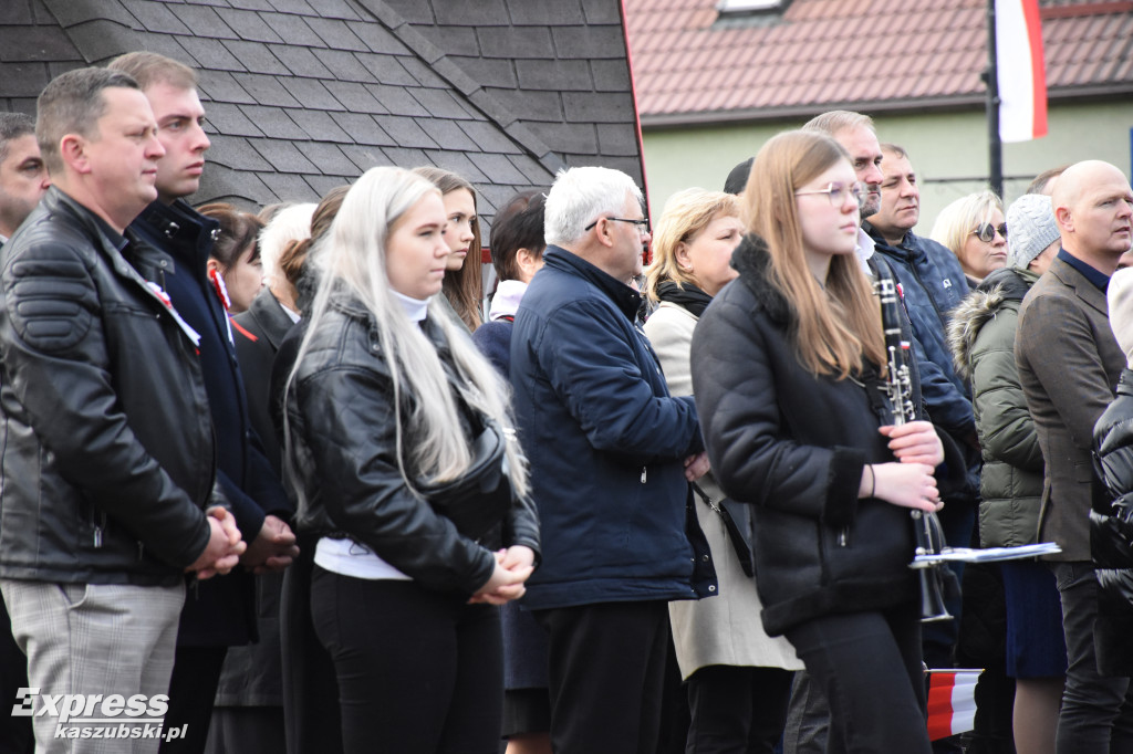 Święto Niepodległości w Sierakowicach - uroczysty apel