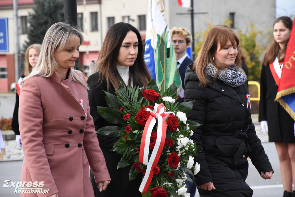 Święto Niepodległości w Sierakowicach - uroczysty apel