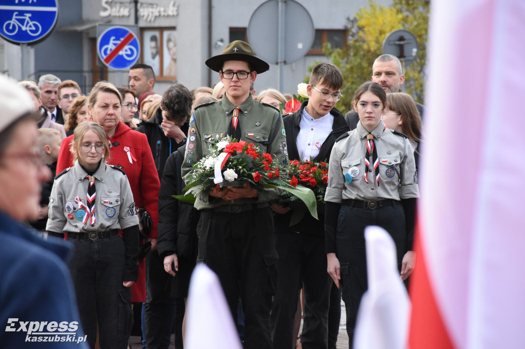 Święto Niepodległości w Sierakowicach - uroczysty apel
