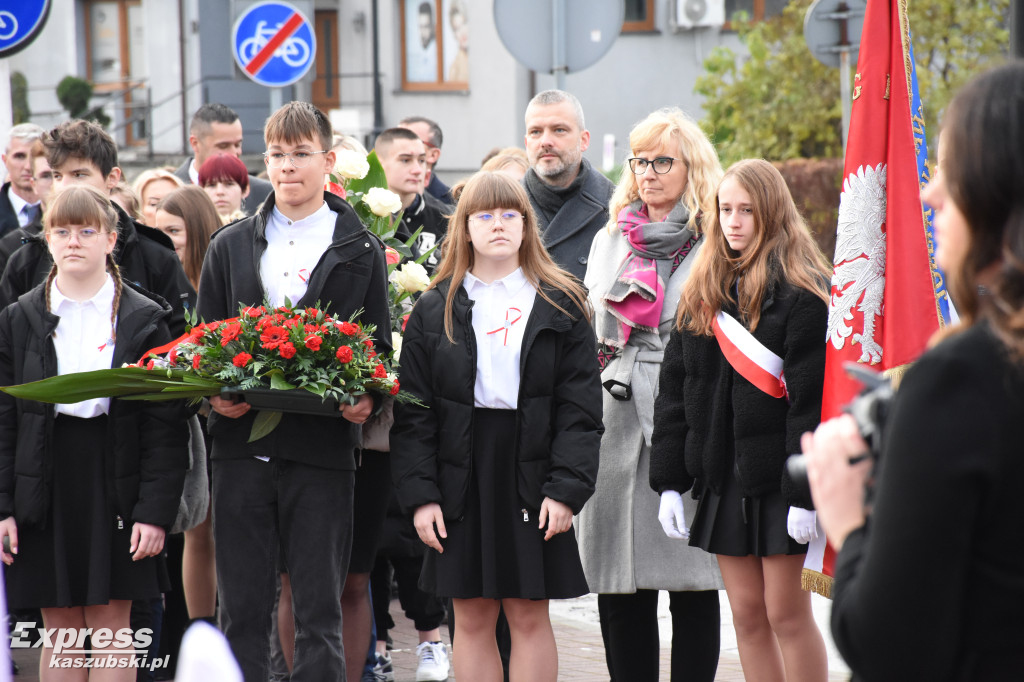 Święto Niepodległości w Sierakowicach - uroczysty apel