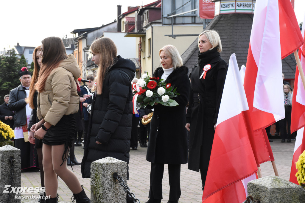 Święto Niepodległości w Sierakowicach - uroczysty apel