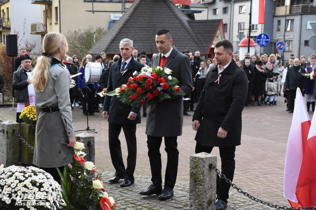 Święto Niepodległości w Sierakowicach - uroczysty apel