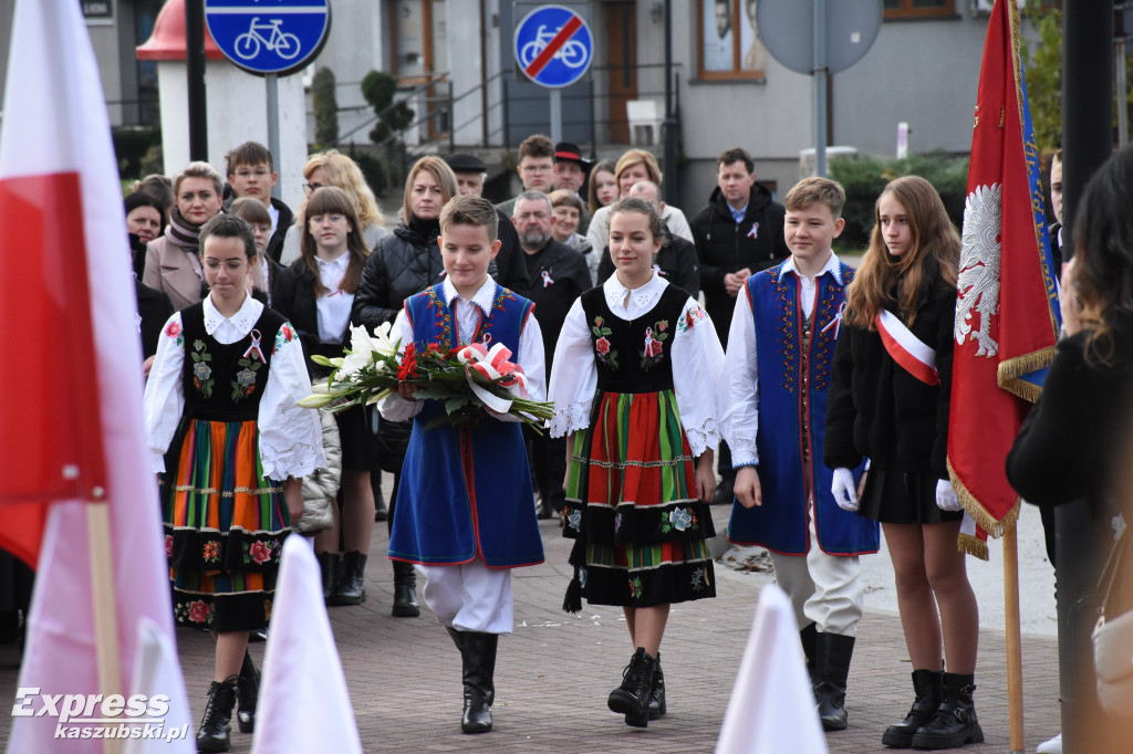 Święto Niepodległości w Sierakowicach - uroczysty apel