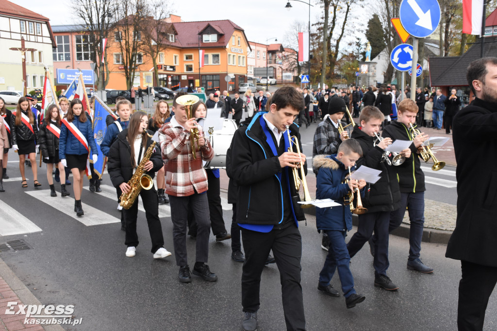 Święto Niepodległości w Sierakowicach - uroczysty apel