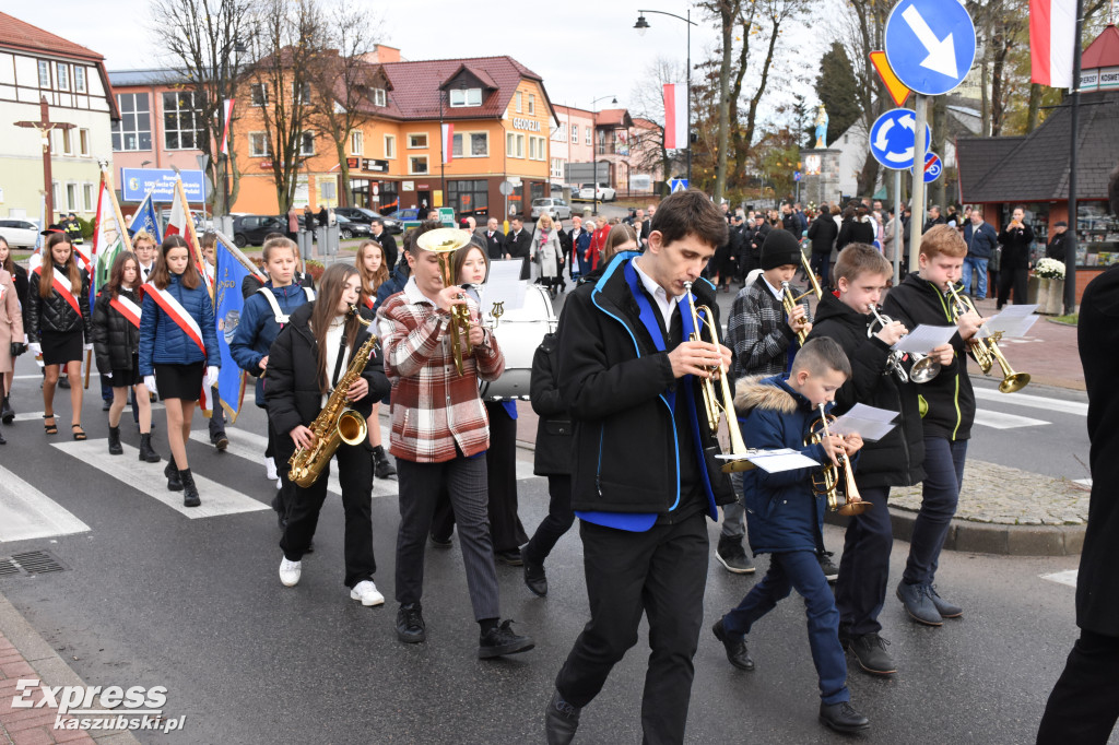 Święto Niepodległości w Sierakowicach - uroczysty apel