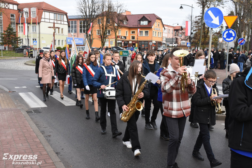 Święto Niepodległości w Sierakowicach - uroczysty apel