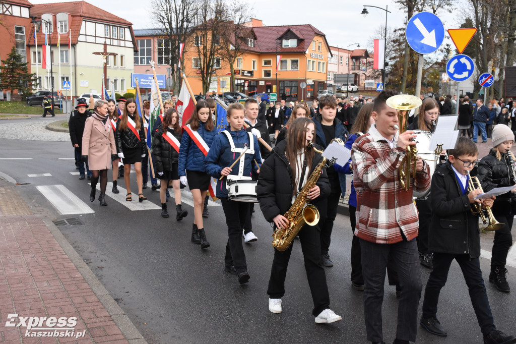 Święto Niepodległości w Sierakowicach - uroczysty apel