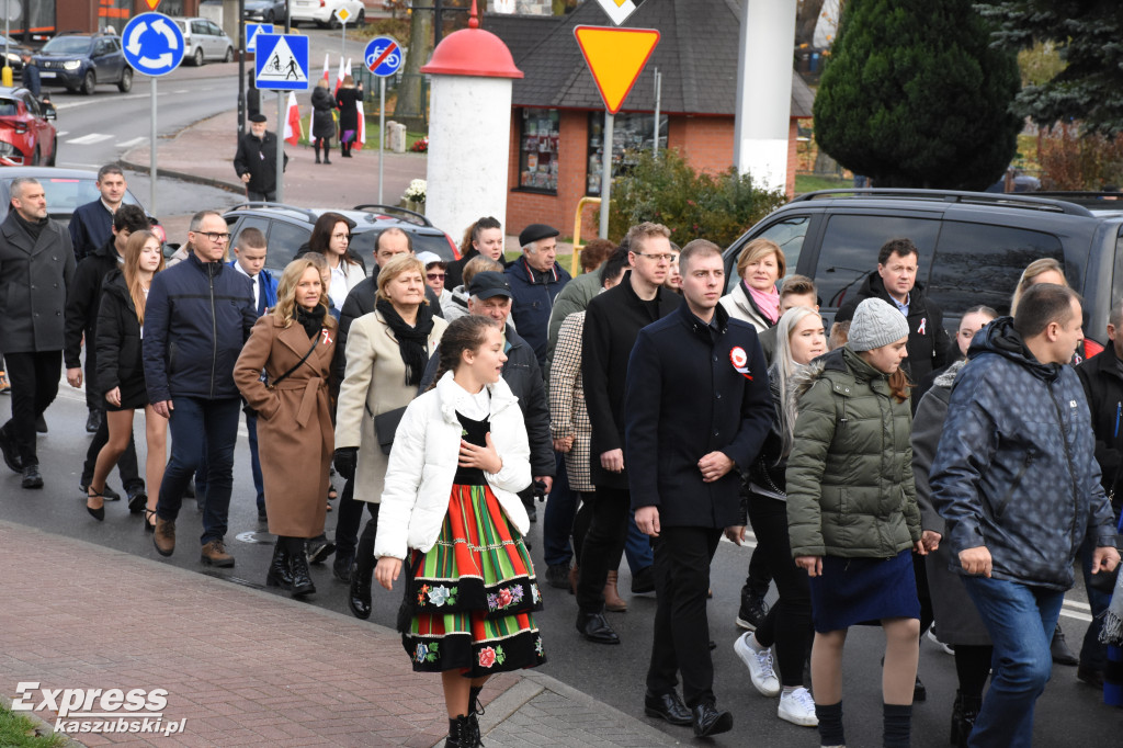 Święto Niepodległości w Sierakowicach - uroczysty apel