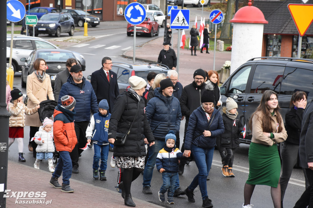 Święto Niepodległości w Sierakowicach - uroczysty apel