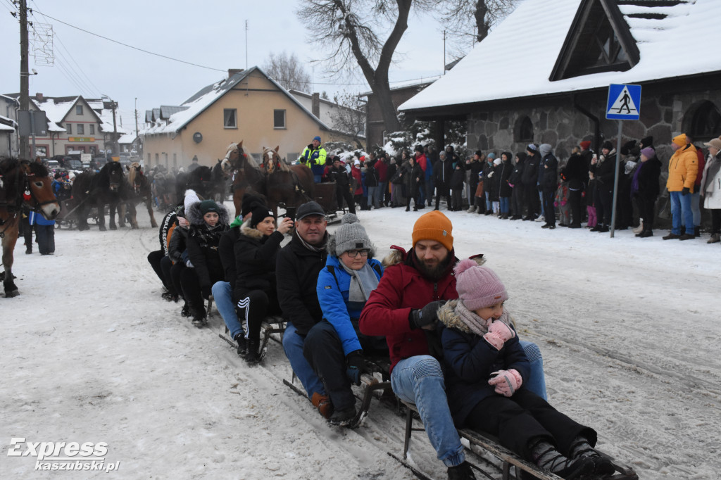 Charytatywny kulig dla Maciusia w Szymbarku