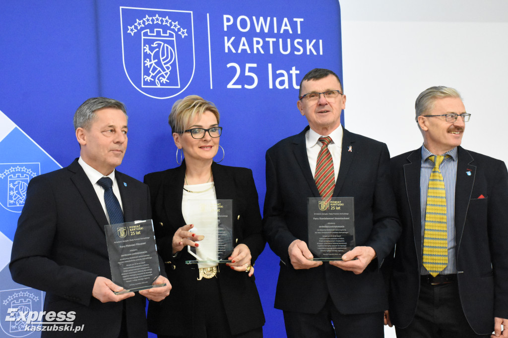 Uroczystość z okazji 25-lecia powiatu kartuskiego