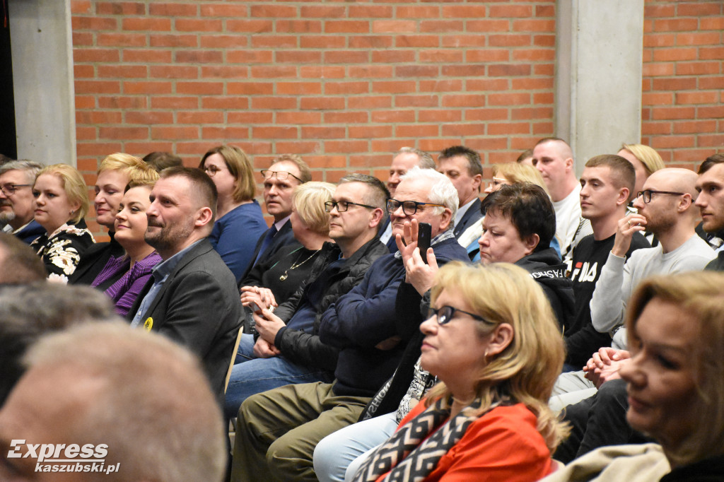 Debata kandydatów na burmistrza w Żukowie