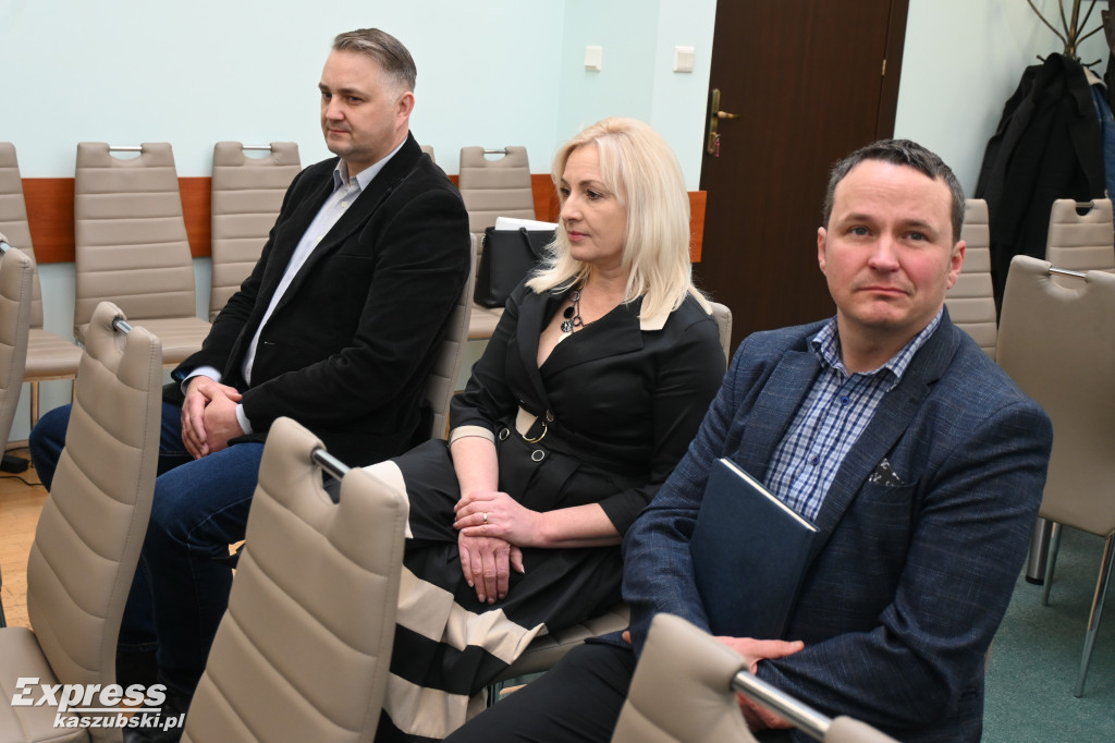 Podpisanie umowy na remont budynku ZKiW w Kartuzach