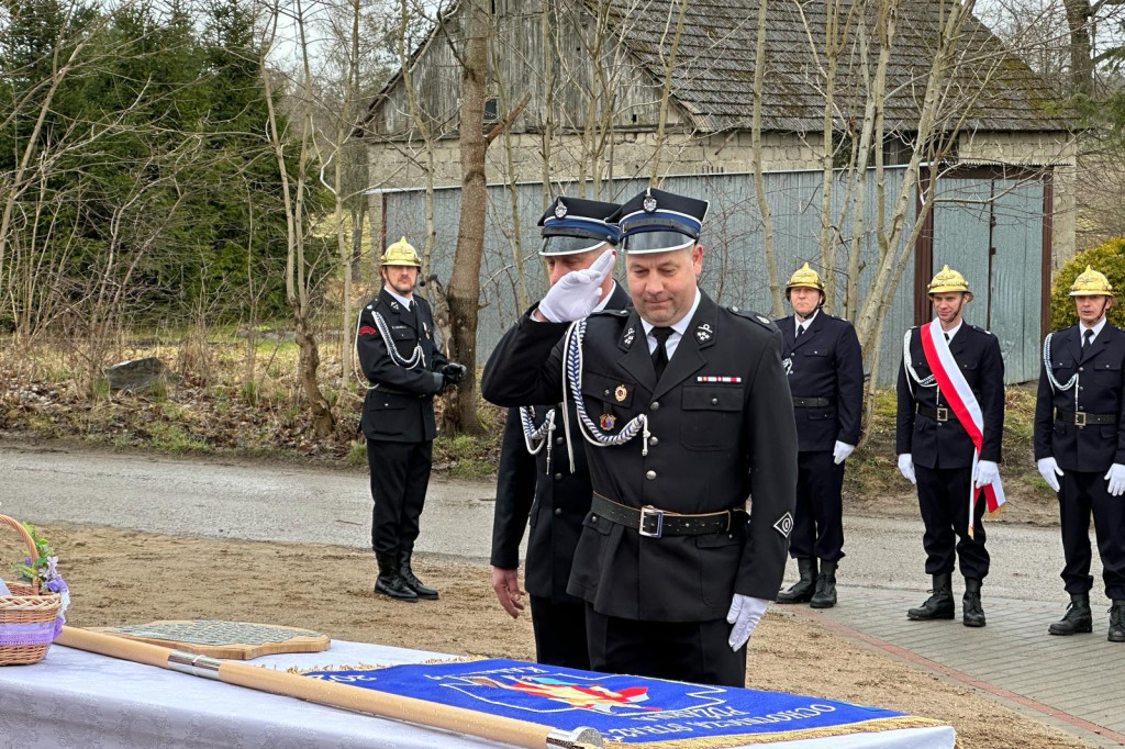 Kamela. Sztandar dla OSP