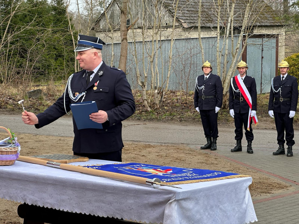 Kamela. Sztandar dla OSP