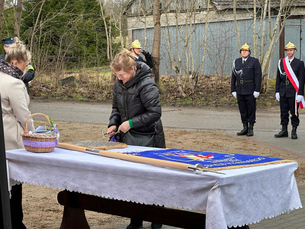 Kamela. Sztandar dla OSP