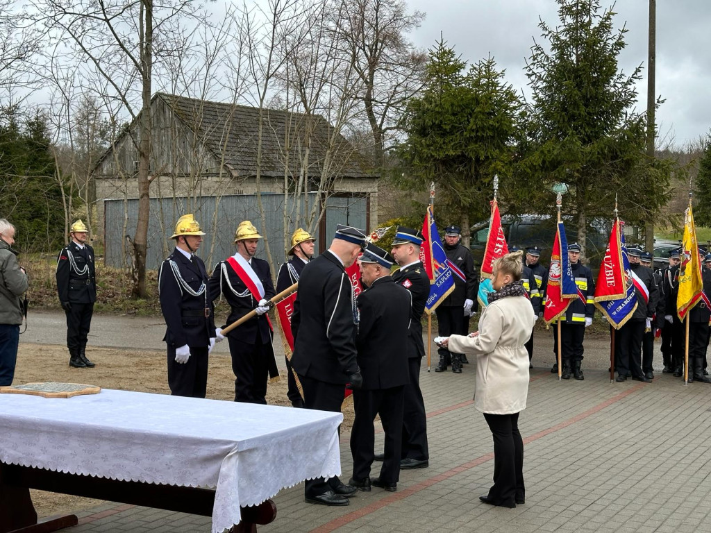 Kamela. Sztandar dla OSP