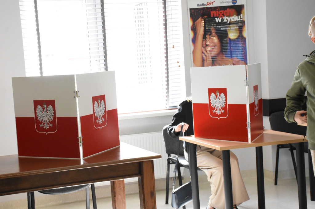 Głosowanie w Sierakowicach