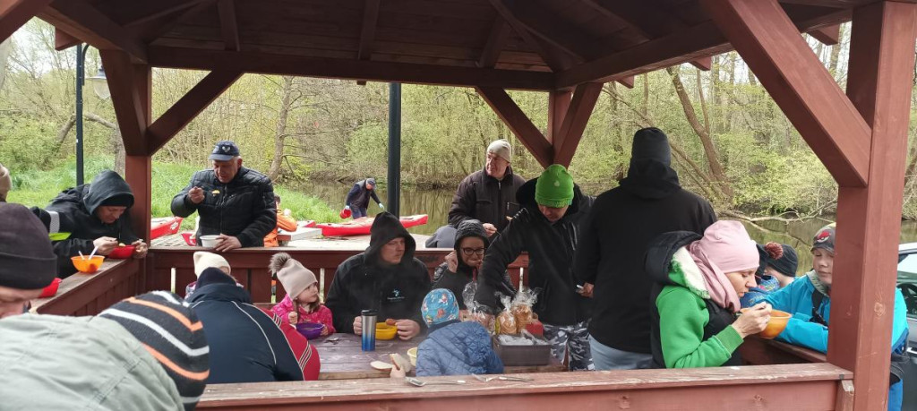 Sprzątanie rzeki Raduni