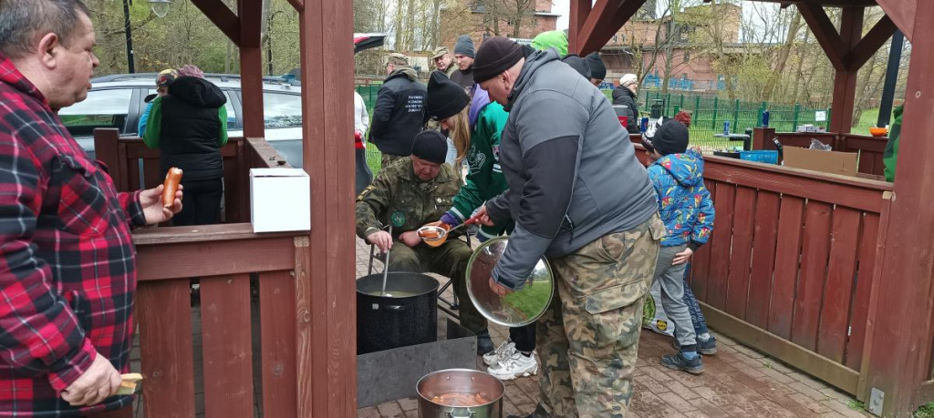 Sprzątanie rzeki Raduni