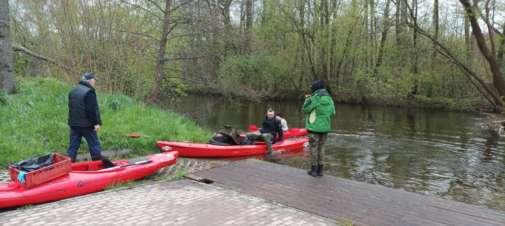 Sprzątanie rzeki Raduni