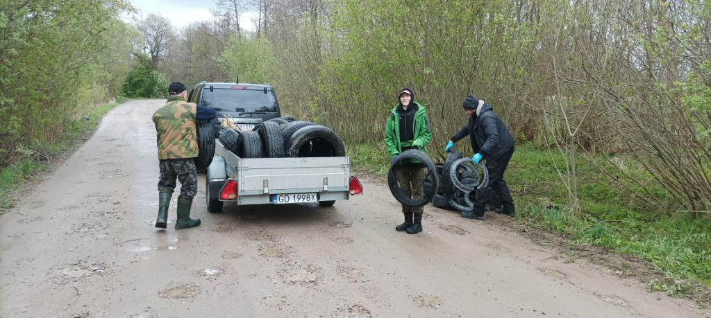 Sprzątanie rzeki Raduni