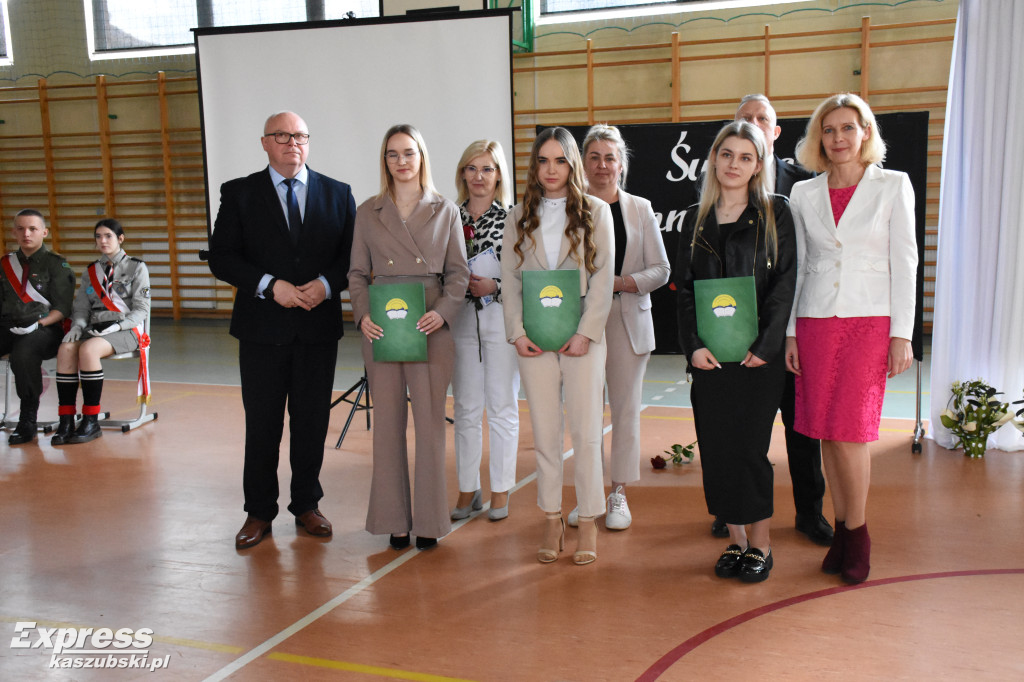 Sierakowiccy maturzyści odebrali świadectwa