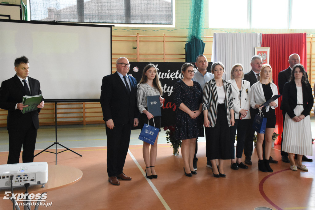 Sierakowiccy maturzyści odebrali świadectwa