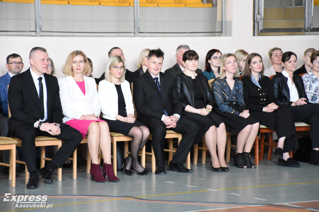 Sierakowiccy maturzyści odebrali świadectwa