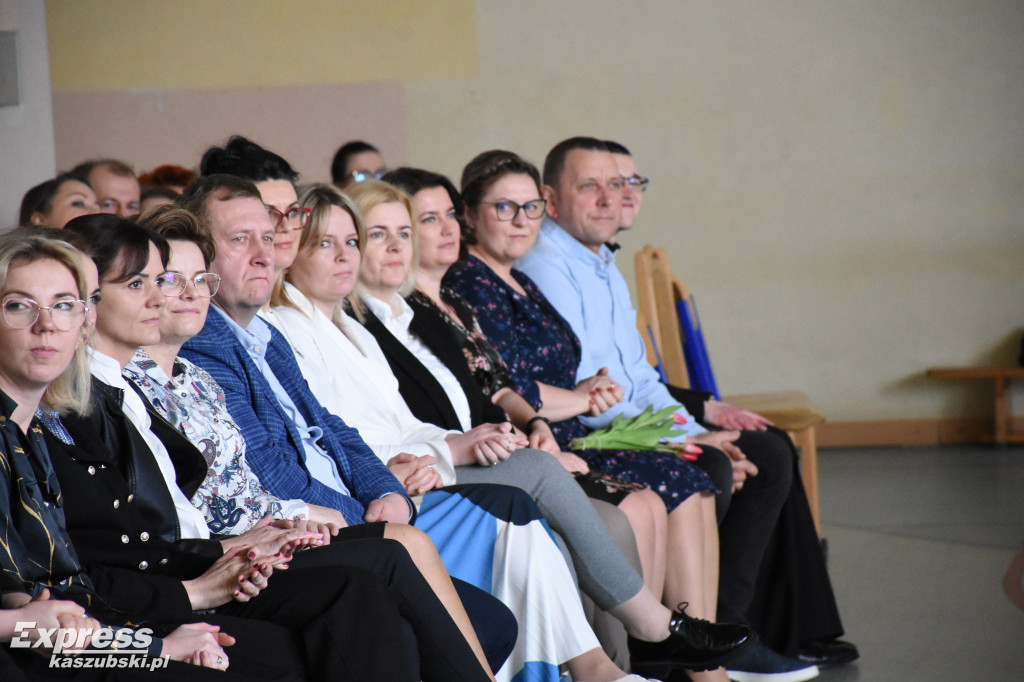 Sierakowiccy maturzyści odebrali świadectwa