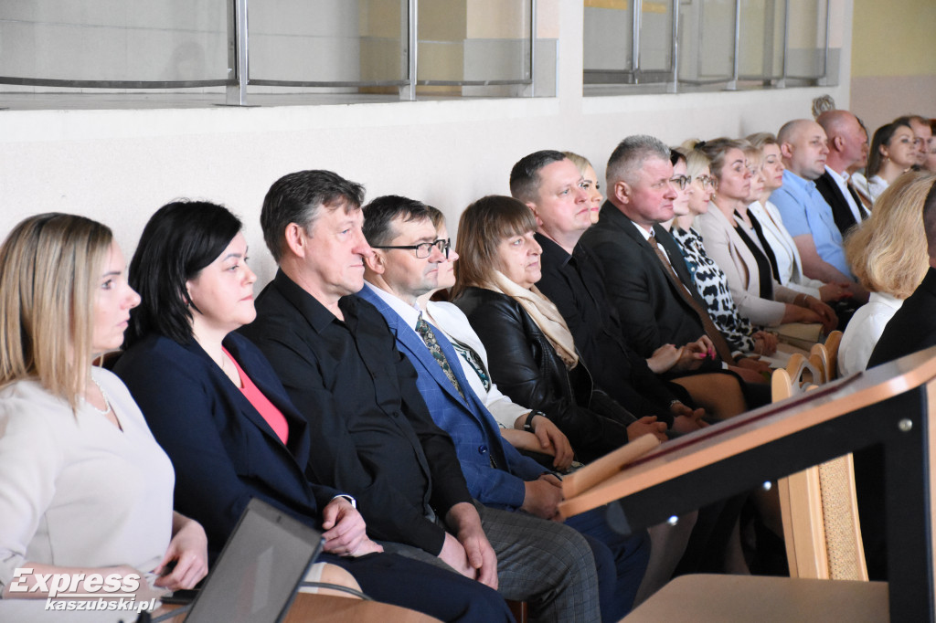 Sierakowiccy maturzyści odebrali świadectwa